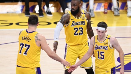 老詹不离开湖人？队记详解：商业因素&amp;amp;无更好选择&amp;amp;声明反响有限